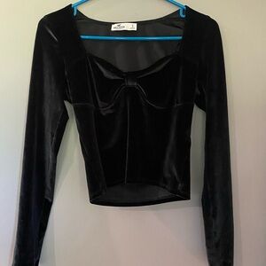 Black velvet king sleeve shirt. Hollister